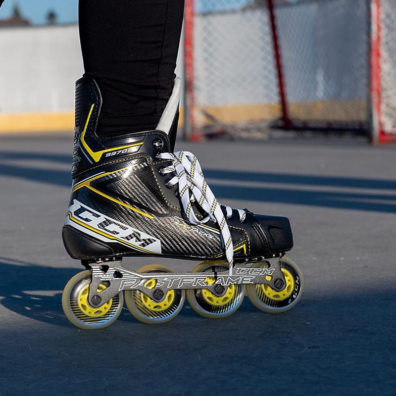 Rollers de joueur de roller hockey